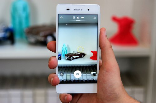 Sony Xperia E5/fot. gsmManiaK.pl