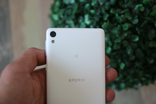 Sony Xperia E5/fot. gsmManiaK.pl