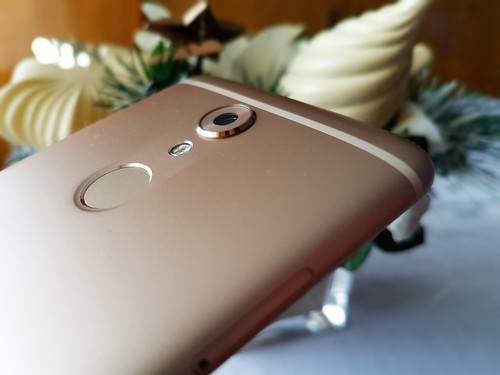 ZTE AXON 7 mini / fot. gsmManiaK.pl 