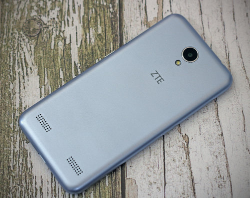 ZTE Blade A520 / fot. gsmManiaK.pl