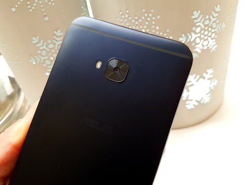 ASUS ZenFone 4 Selfie Pro (ZD552KL) / fot. gsmManiaK.pl