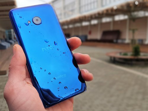 HTC U11 life / fot. gsmManiaK.pl