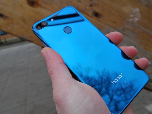 Honor 9 lite / fot. gsmManiaK.pl