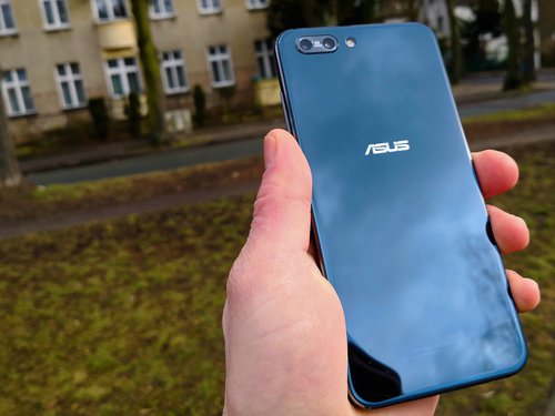 ASUS ZenFone 4 Pro (ZS551KL) / fot. gsmManiaK.pl