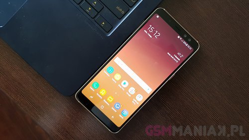 Galaxy A8 - fajny średniak, ale za drogi / Fot. gsmManiaK