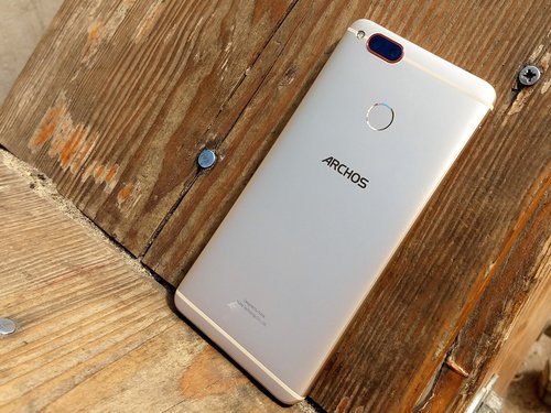 ARCHOS Diamond alpha+ / fot. gsmManiaK.pl