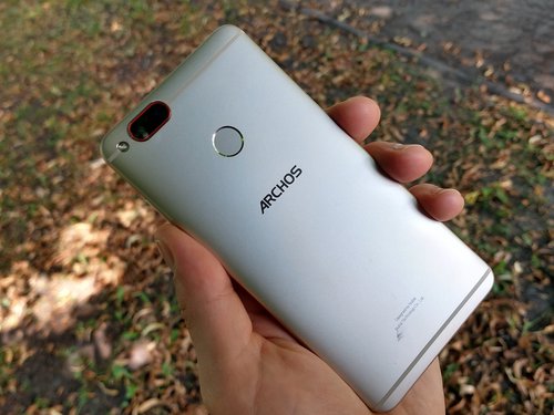 ARCHOS Diamond alpha+ / fot. gsmManiaK.pl