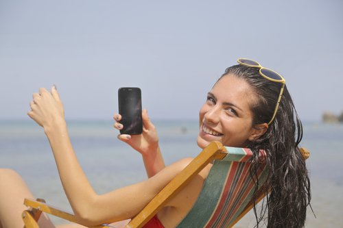 Smartfon na plaży