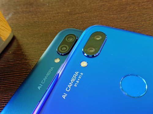 Huawei Nova 3 vs Honor Play / fot. gsmManaiK.pl 