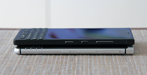 U dołu BlackBerry KEYOne, u góry BlackBerry KEY2 / fot. gsmManiaK.pl