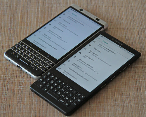 U góry BlackBerry KEYOne, u dołu BlackBerry KEY2 / fot. gsmManiaK.pl