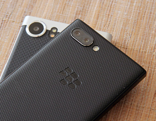 U dołu BlackBerry KEYOne, u góry BlackBerry KEY2 / fot. gsmManiaK.pl