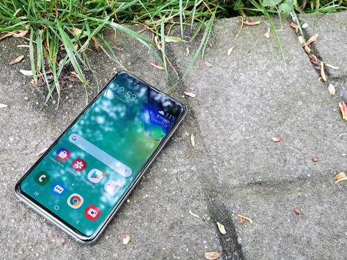 Samsung Galaxy S10e / fot. gsmManiaK.pl