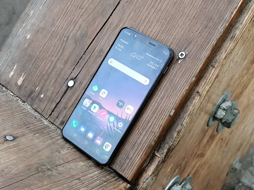 LG G8S ThinQ / fot. gsmManiaK.pl