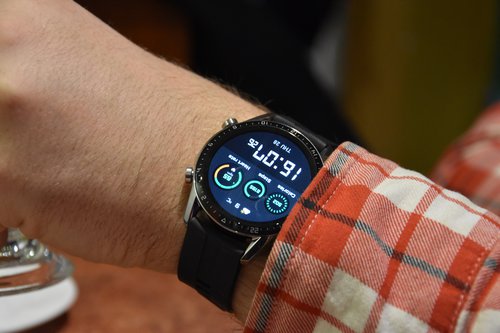 Huawei Watch GT2 na nadgarstku: cyfrowa tarcza / fot. techManiaK