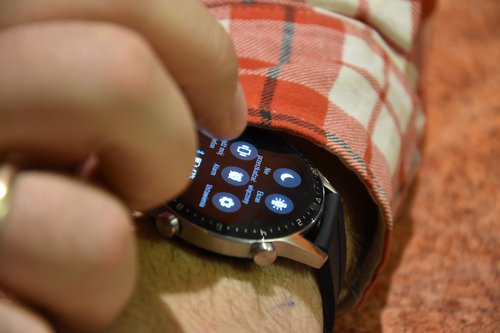 Huawei Watch GT2: obsługa na nadgarstku (3) / fot. techManiaK