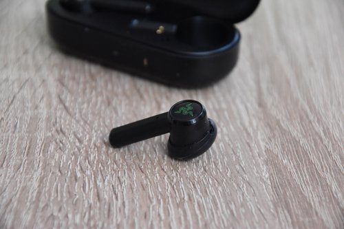 Razer Hammerhead True Wireless: pojedyncza słuchawka / fot. techManiaK