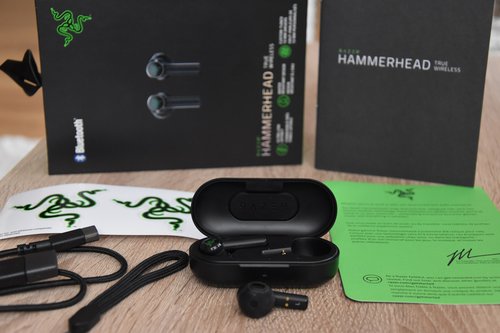 Razer Hammerhead True Wireless: cały zestaw / fot. techManiaK