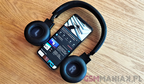 Xiaomi Mi 10 Pro i słuchawki JBL / fot. gsmManiaK
