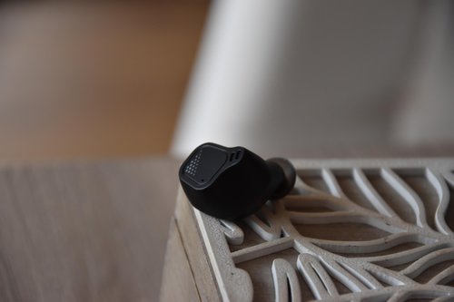 20 decebel earbuds clearance