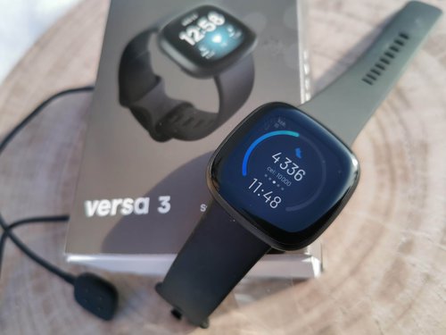 Fitbit Versa 3 / fot. techManiaK