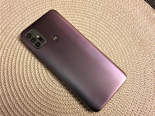 moto g30 / fot. gsmManiaK.pl