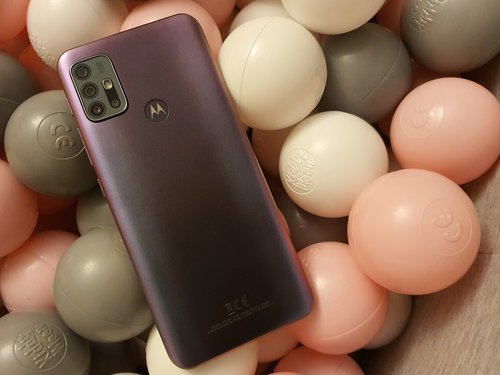 moto g30 / fot. gsmManiaK.pl