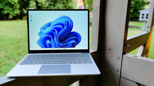 Microsoft Surface Laptop Go