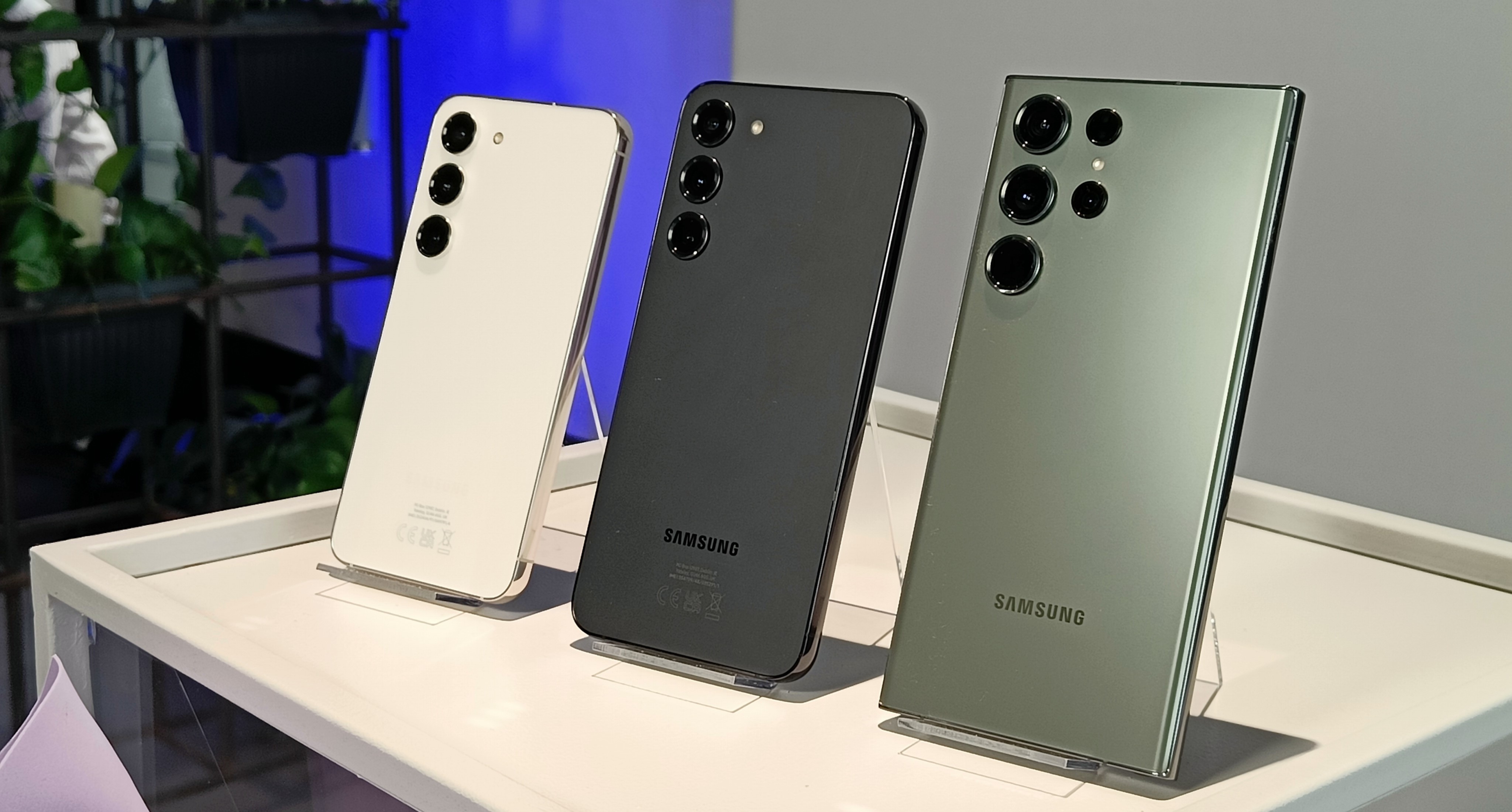 Każdy: Samsung Galaxy S23 stanieje po premierze S24. Polskie sklepy: chyba kpicie