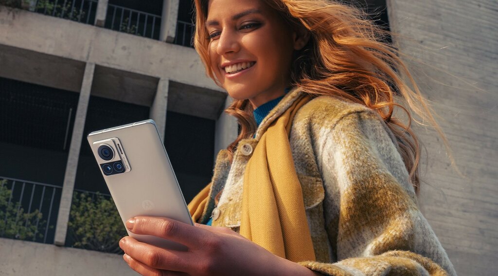 Motorola Edge 30 Ultra în sfârșit cu Android 14: actualizare