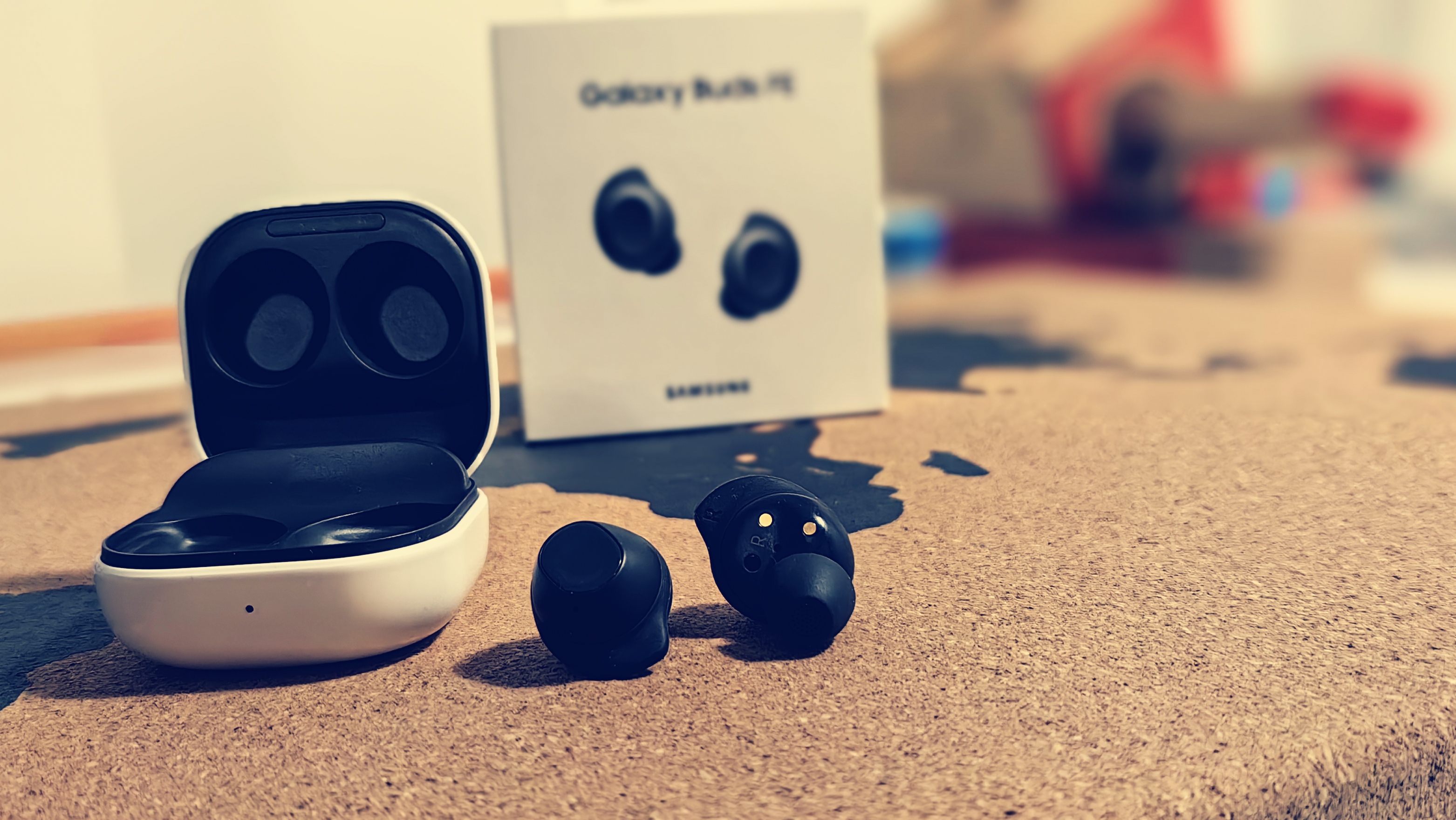 Test Samsung Galaxy Buds FE. Tanie i dobre czy dobre, bo tanie?