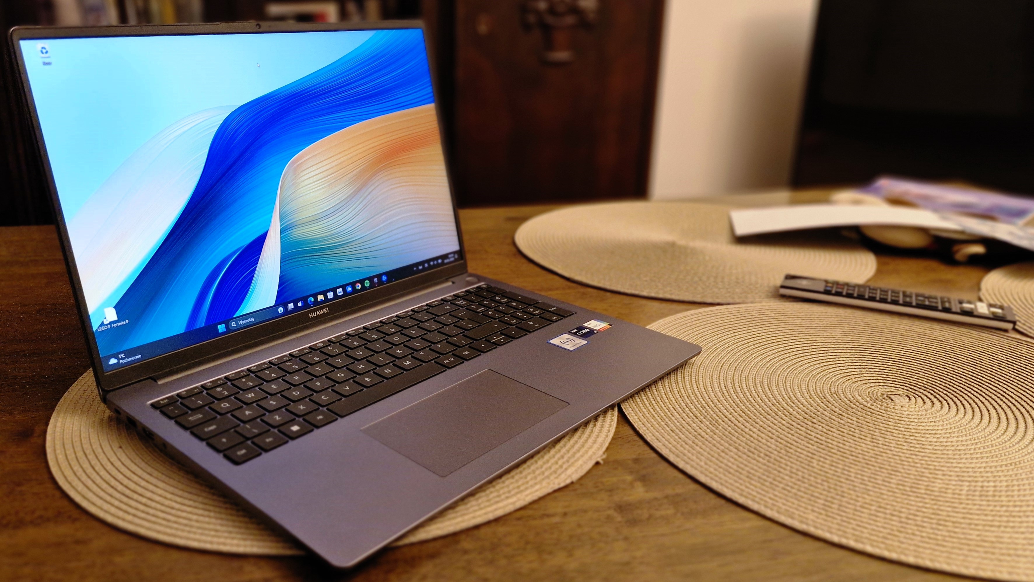 Niedrogi, ale za to ładny, mocny i wysokiej jakości. Test Huawei MateBook D 16 (2024)