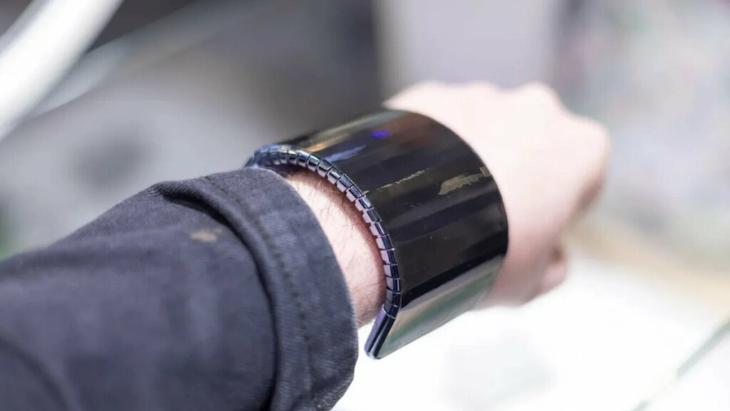 Samsung Cling Band/fot. CNET