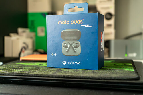 Motorola moto buds+