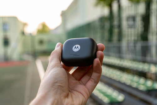 Motorola moto buds+