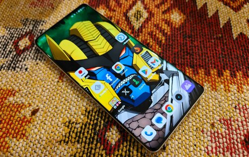realme GT 6/ fot. gsmManiaK