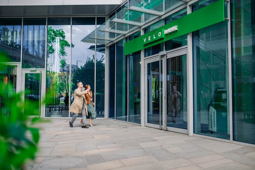 Valeobank prosi Was o poświęcenie chwili tej wiadomości