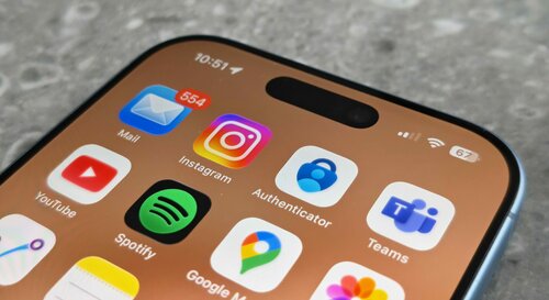 iPhone 17