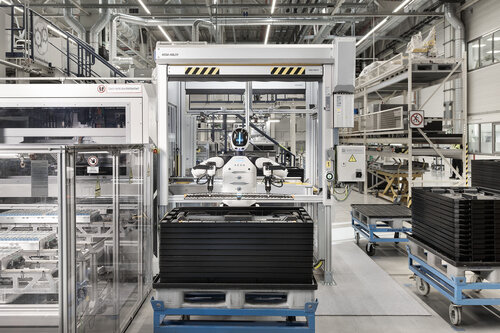 Humanoidalne roboty już montują auta BMW