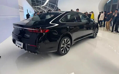 Geely Preface i-HEV