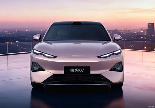 BYD Seal 07 2