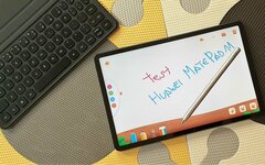 tablet z rysikiem 