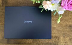 smukły laptop 